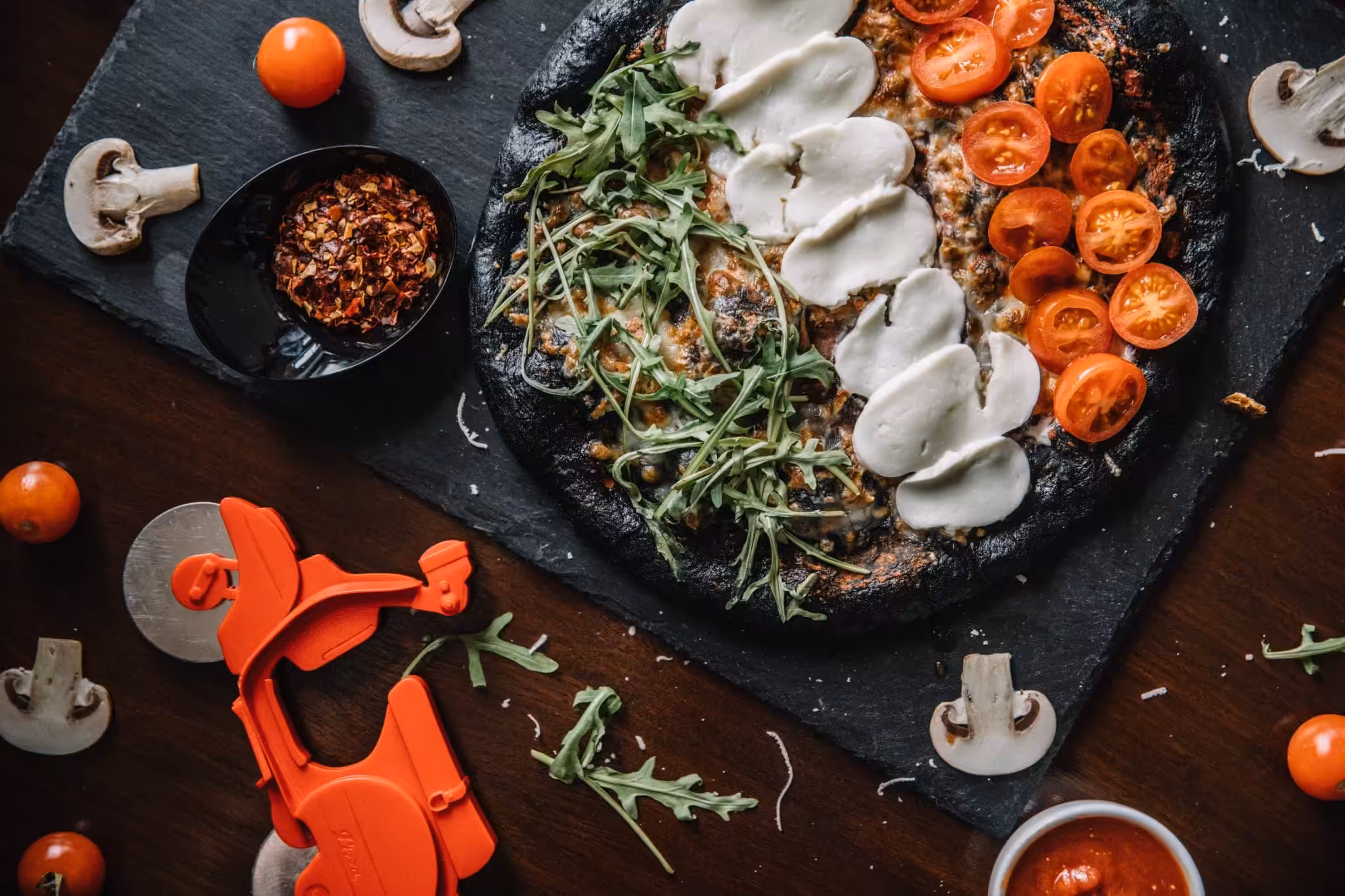 black pizza targu mures pizza neagra pizzerie mures fotografie produs misi csarda37