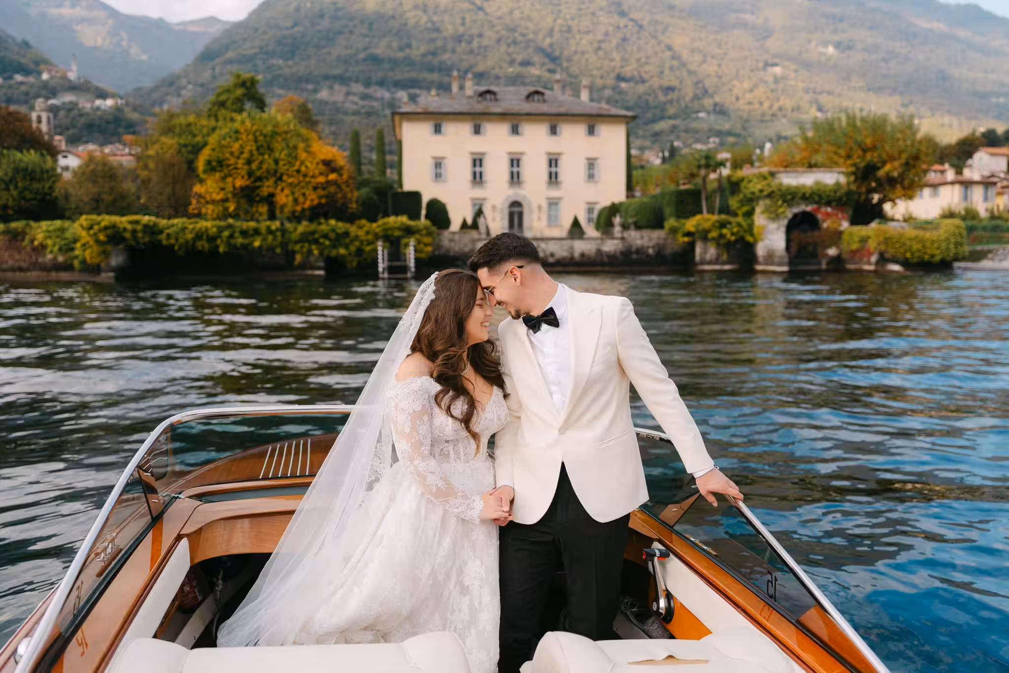 villa balbiano wedding photography cadenazzi vintage boat 11