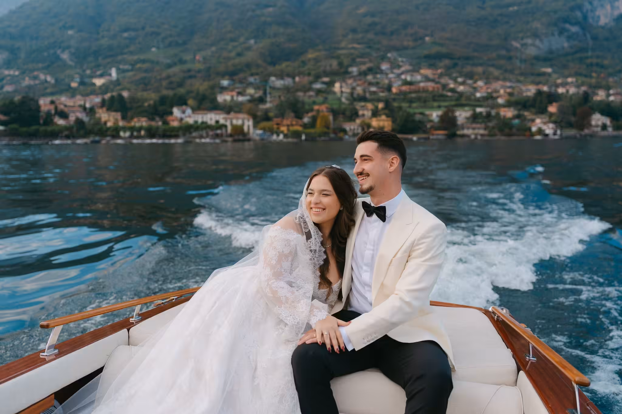 wedding photos lake como cadenazzi vintage boat 2