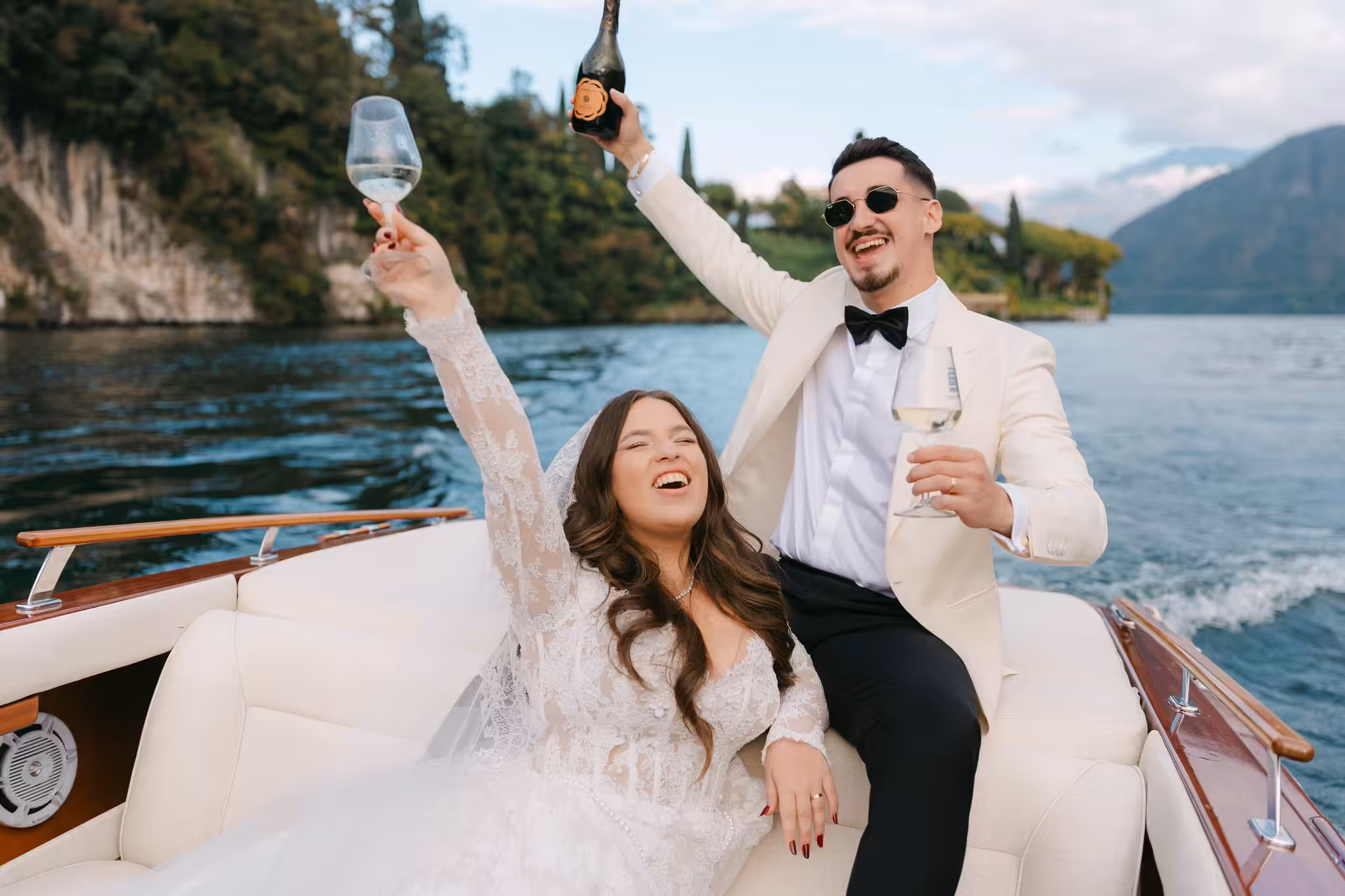 wedding photos lake como cadenazzi vintage boat 23