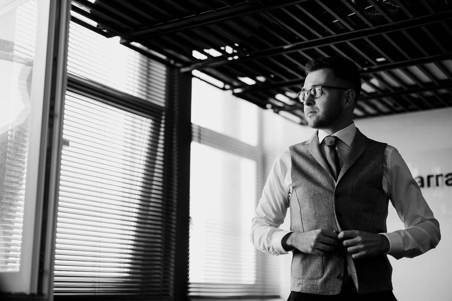 groom prep on wedding day wedding photo inspiration 1