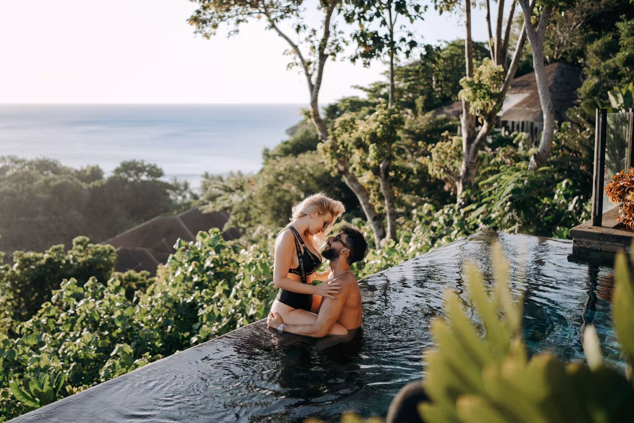 Vacanță Romantică la Shangri-La Boracay 2 Couple in love Shangri La Boracay