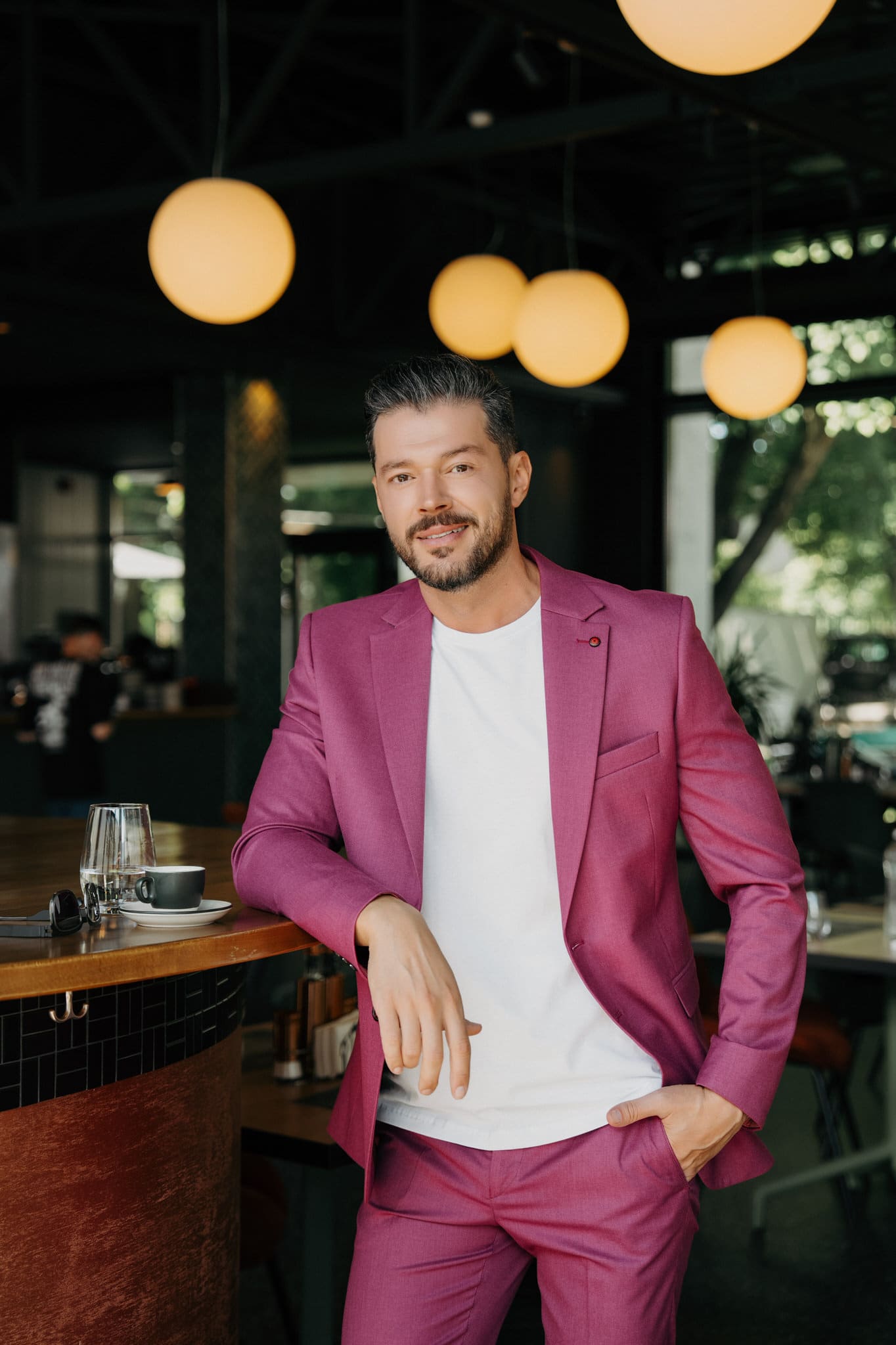 Costume bărbați - Campanie de vară cu Victor Slav 11 elegant costum barbati fotografie