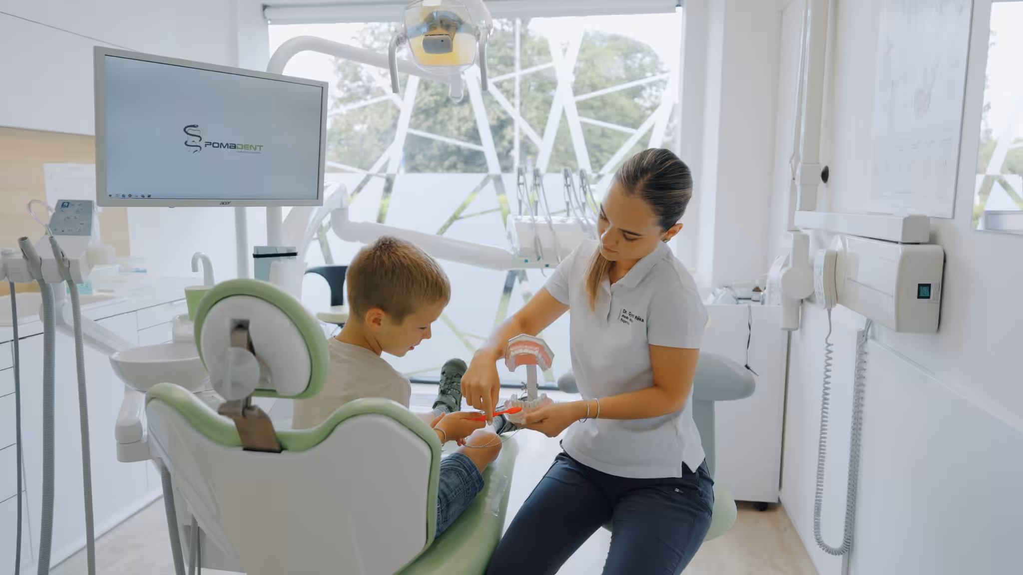 Fotograf clinica dentara mures cluj fotografie doctori pomadent targu mures