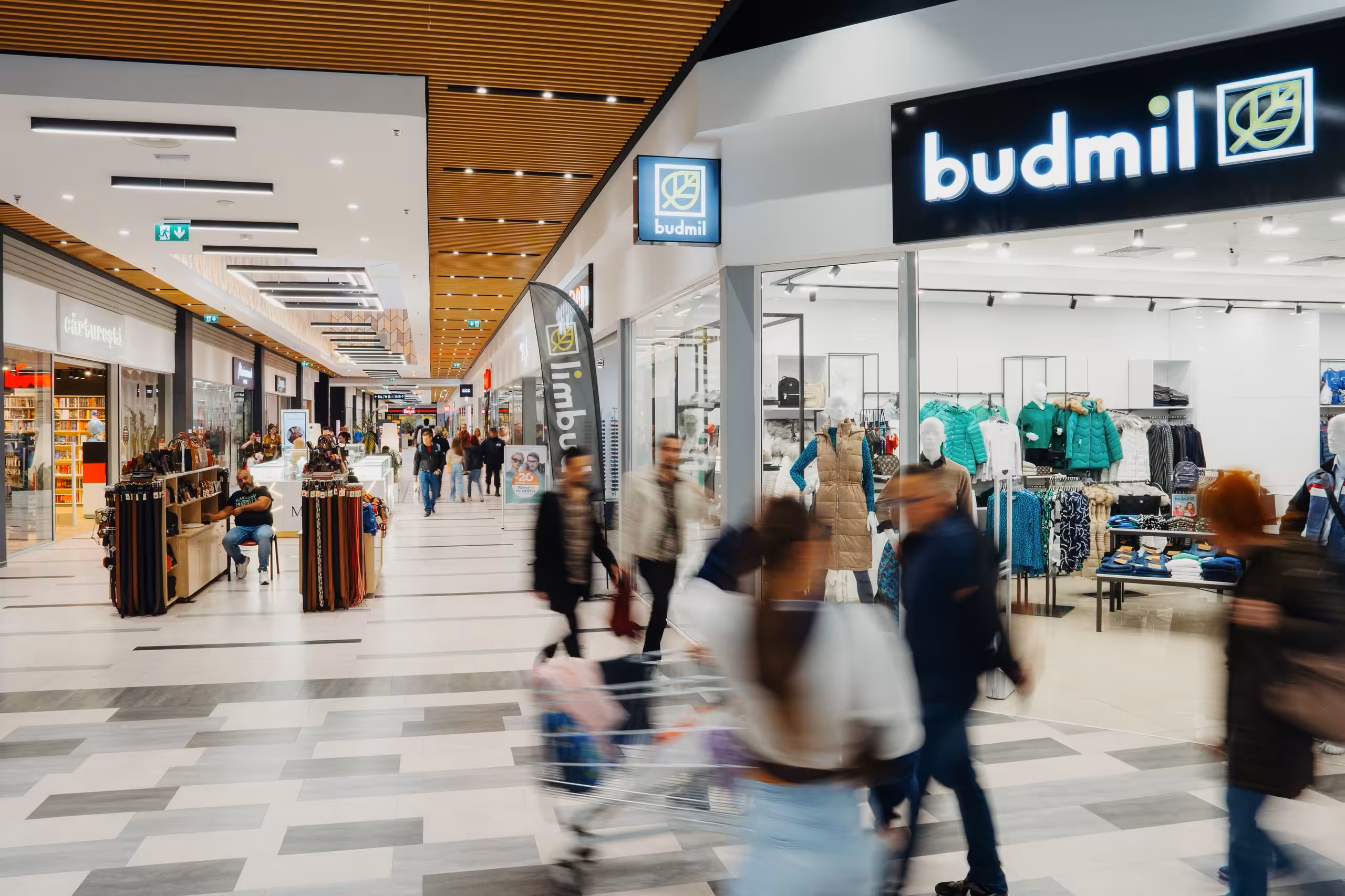 Fotograf coporate deschidere mall plaza m targu mures servicii foto