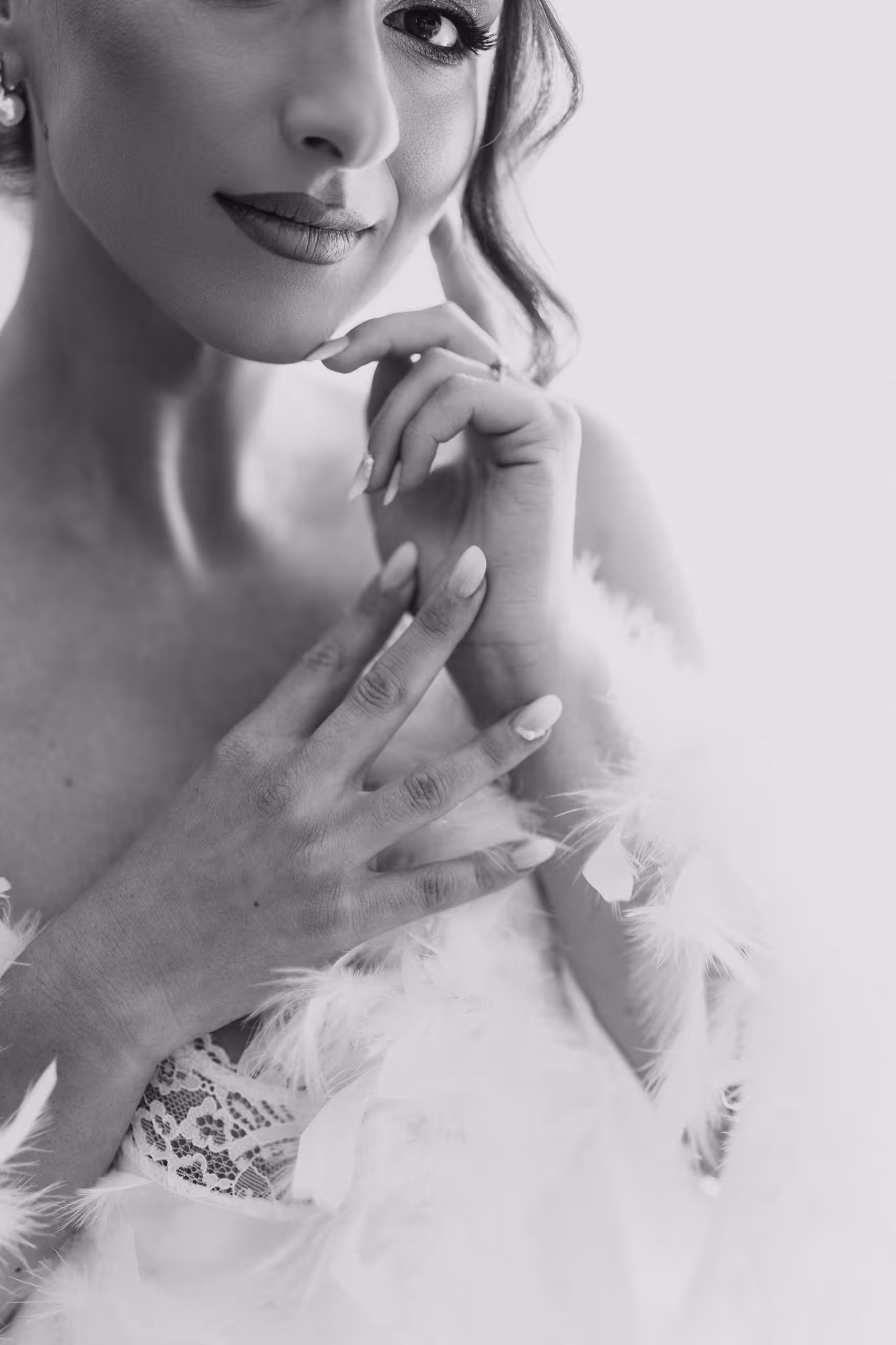 Fotograf sedinta foto boudoir portrete de mireasa feminitate