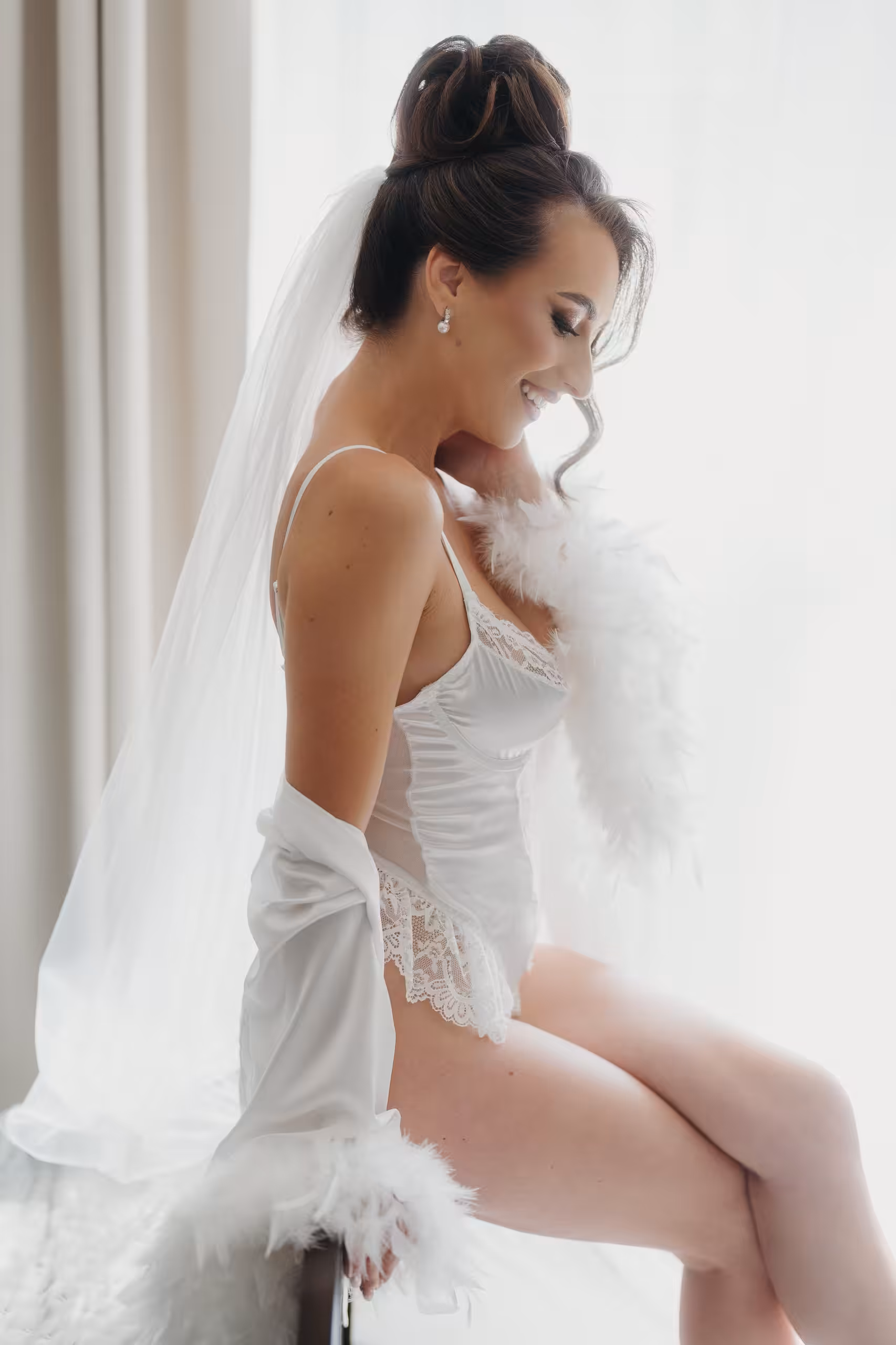Fotograf sedinta foto boudoir portrete de mireasa feminitate