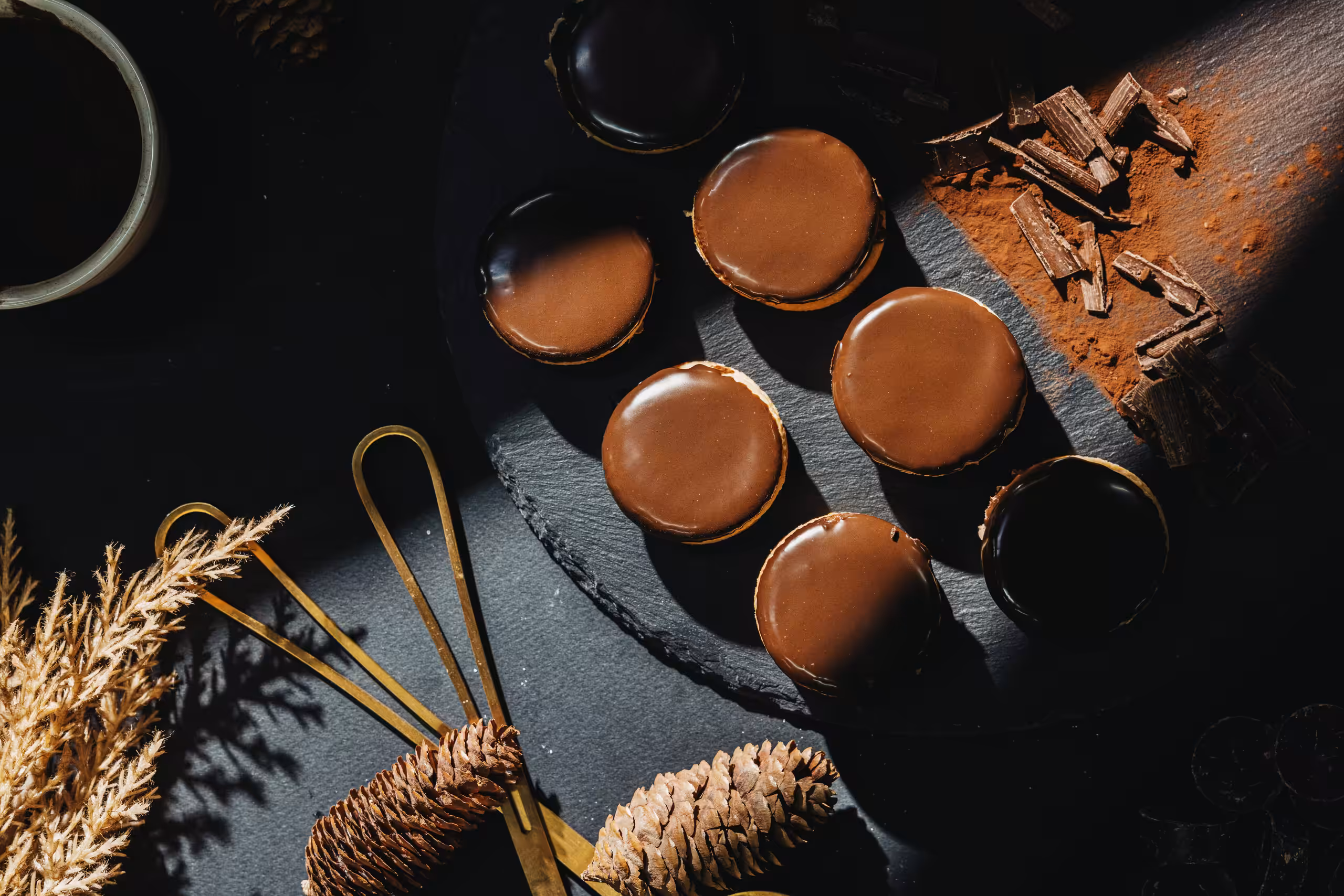 Fotografie produs productie ambalare manuala fabrica patiserie